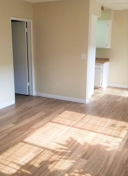 1st image of 260 N Oak Ave APT 2