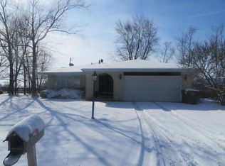 23054 Lakeshore Dr, Richton Park, IL 60471