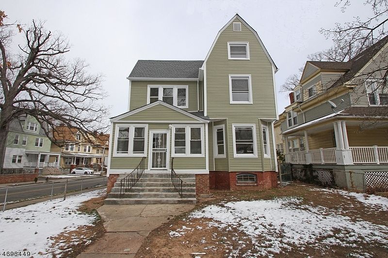 1st image of 116 Carnegie Ave