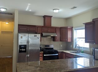27 Cleveland Ave, Harrison, NJ 07029