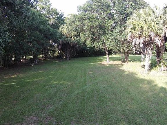 4th image of 1325 E Lake Dr