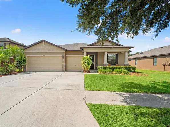 2226 Landside Dr, Valrico, FL 33594