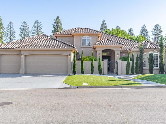 4th image of 1103 E Newhall Dr