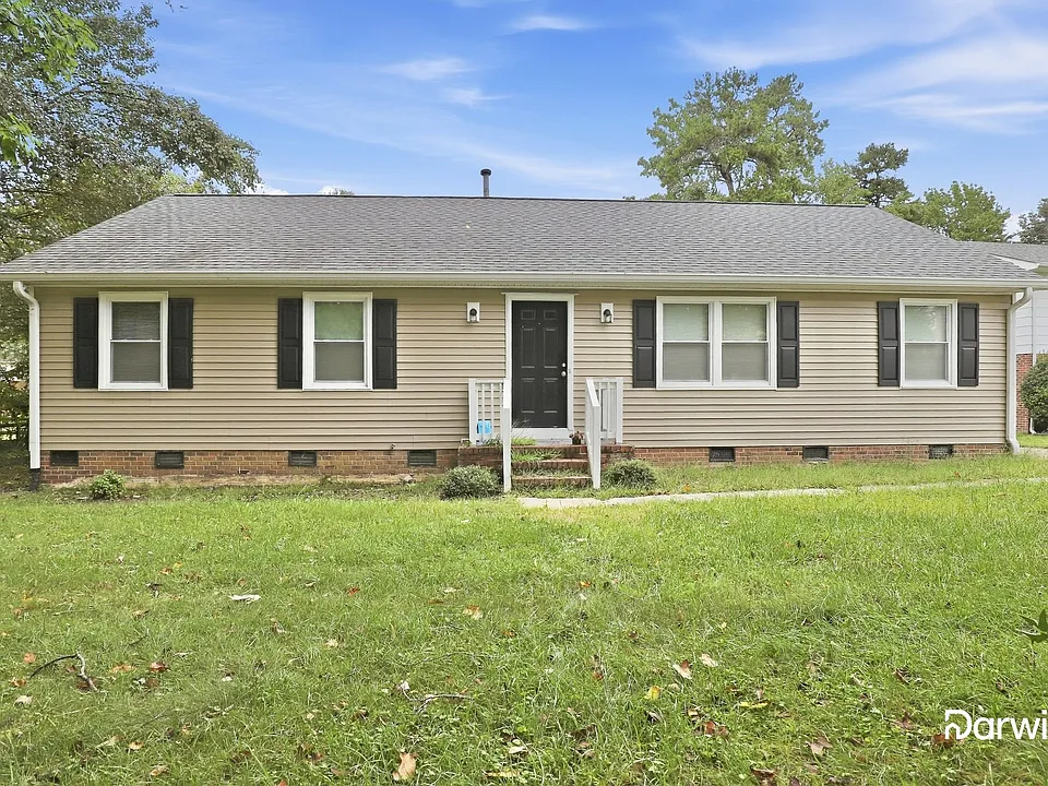703 Woodlake Dr
