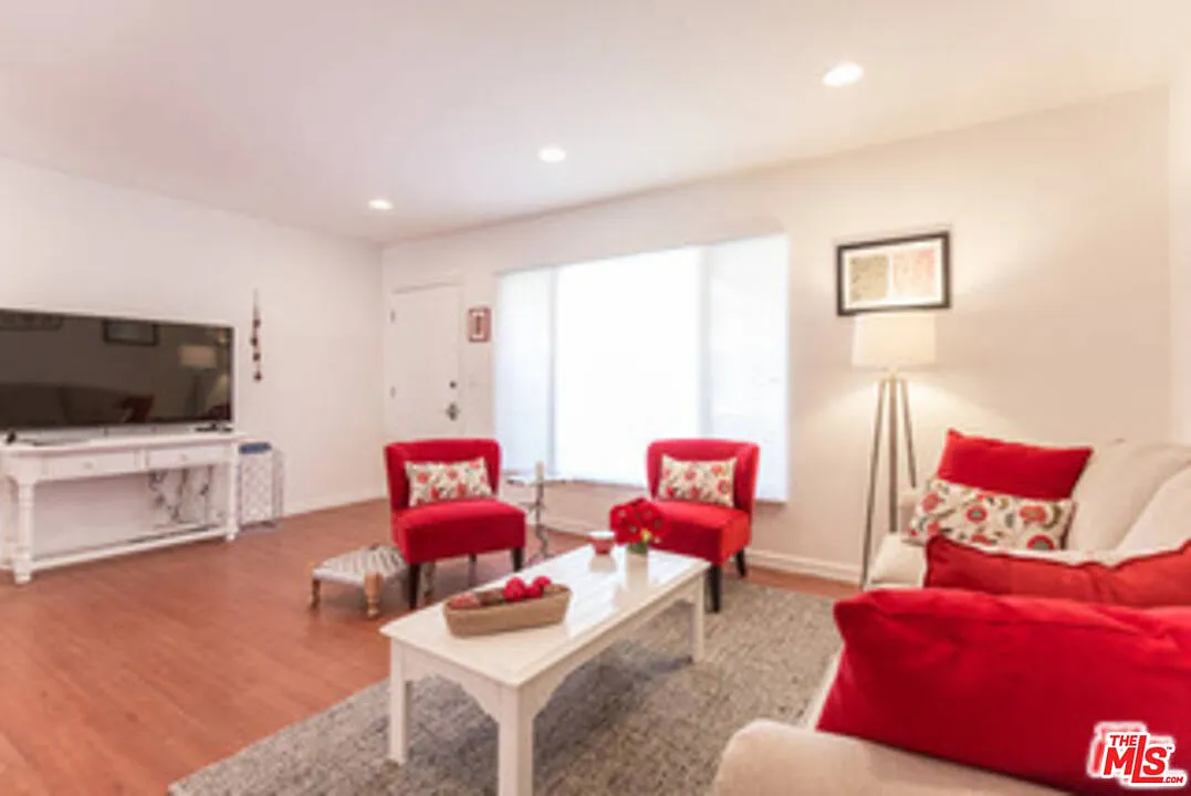 1 bed, 1.0 bath, $2,900 — Photo 4