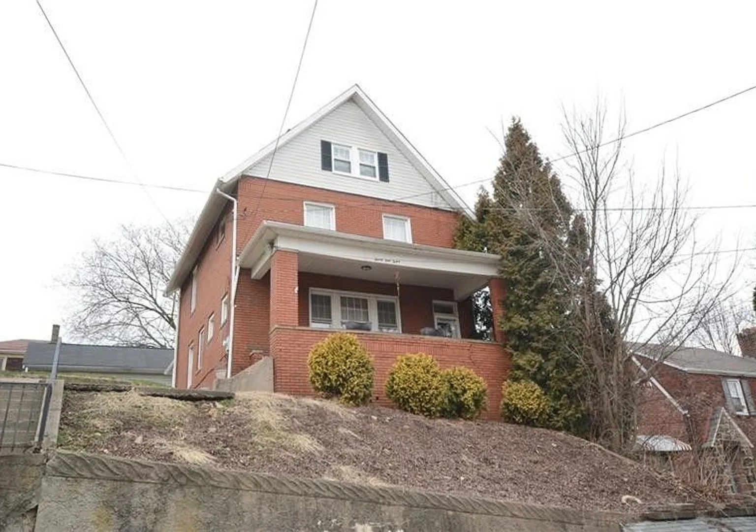 Gorgeous 4 Bedroom Home In The Heart Of Beechview! — Photo 1