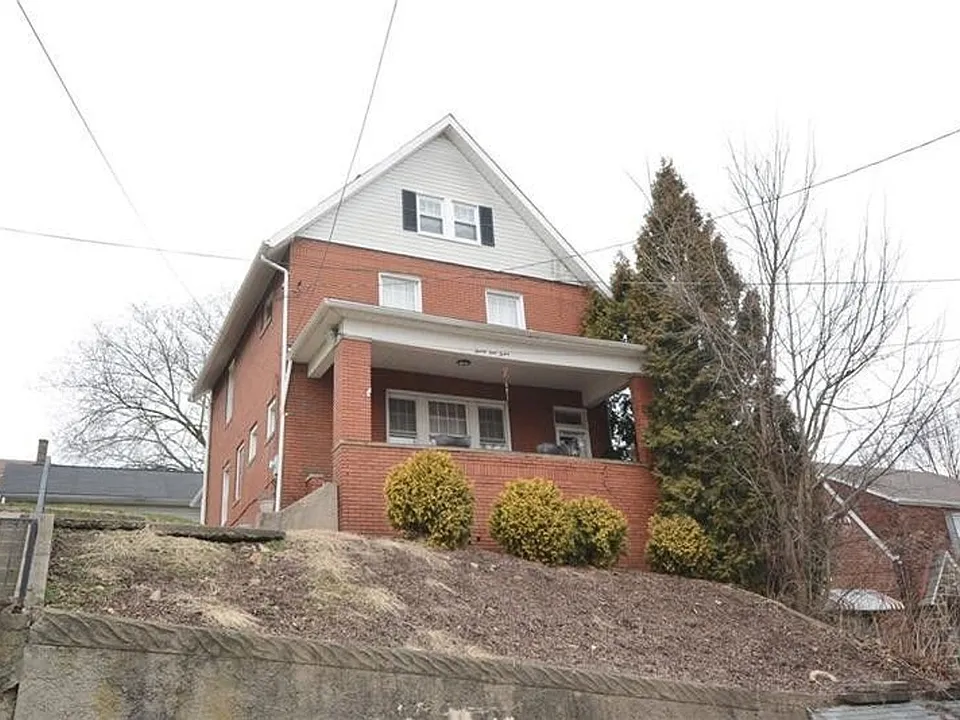 2112 Saranac Ave