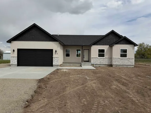 11 N 460 W Bishop Dr, Blackfoot, ID 83221