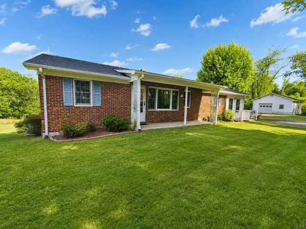 115 Roseland Ln, Fries, VA 24330