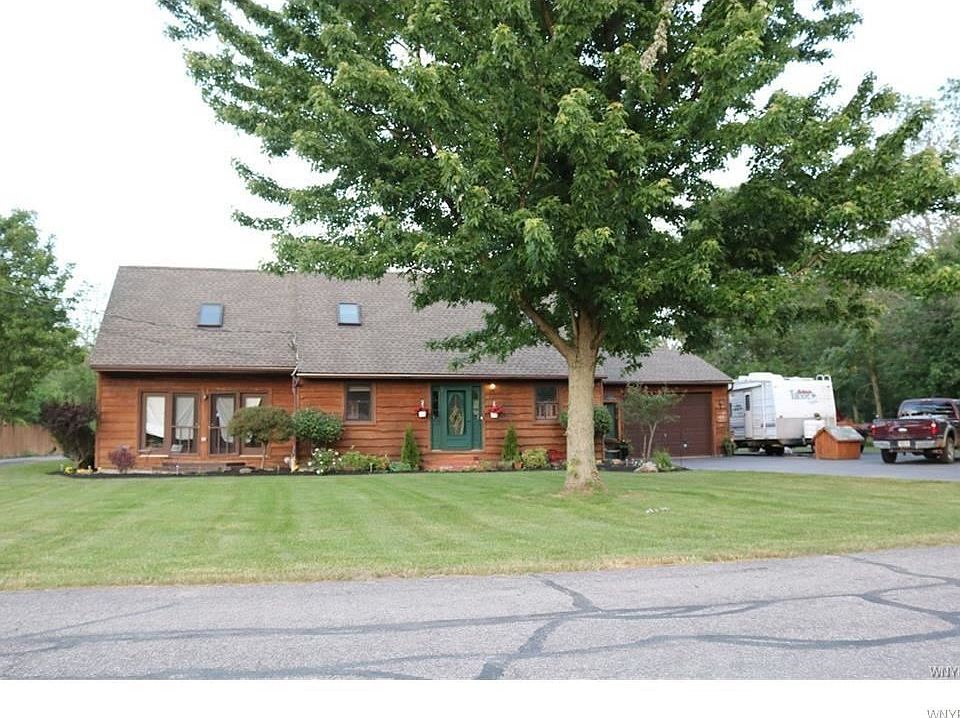 1st image of 2273 4th St