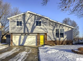 4611 N 130th Cir, Omaha, NE 68164