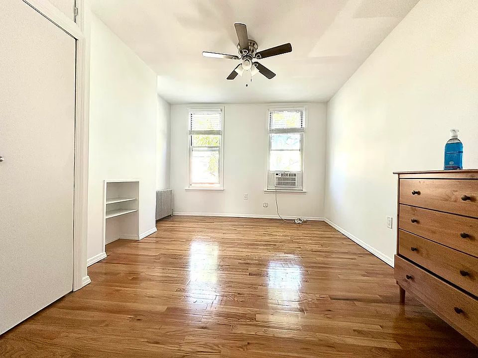1st image of 208 Green St APT 3R