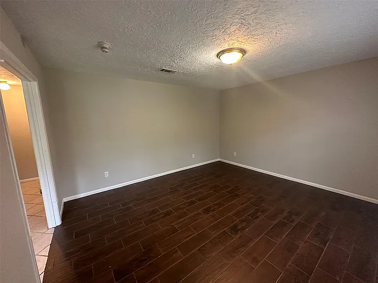 9939 Valley Park Dr — Photo 6
