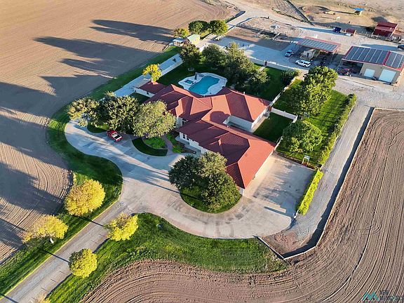 3rd image of 1700 E Hermosa Dr