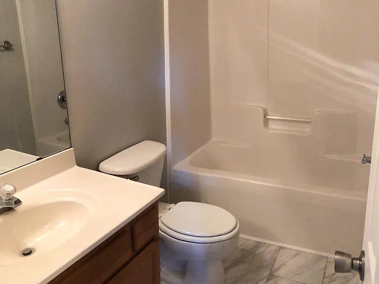 Guest bedroom bath