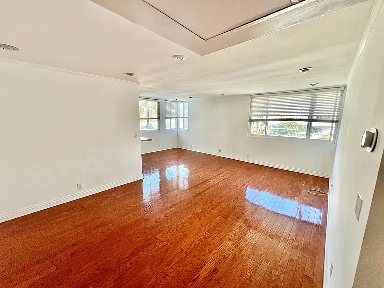 1907 Robinson Ave #3001 — Photo 1