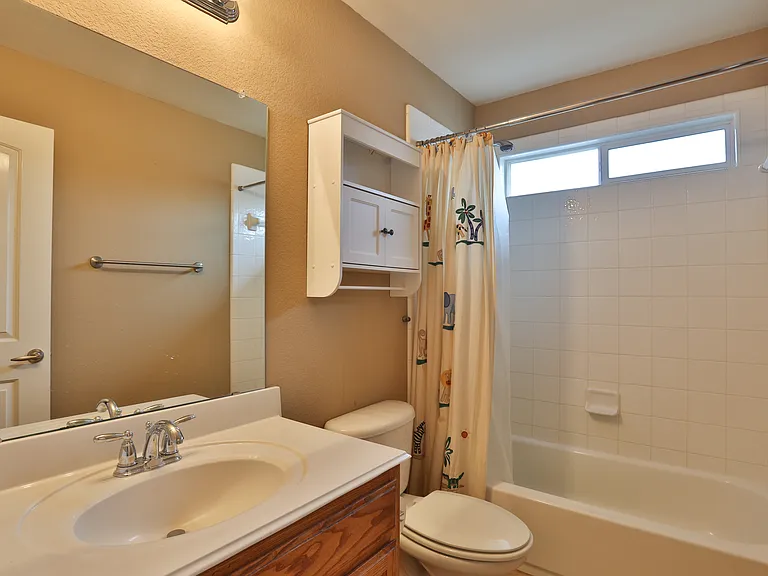 11921 Kingsville Dr — Photo 22