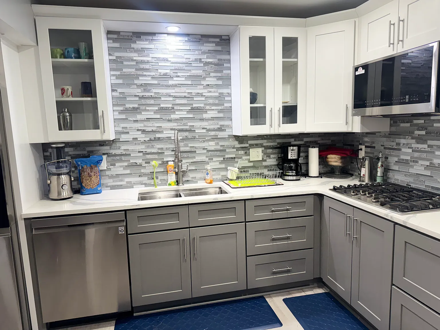3 bed, 2.5 bath, 1800 sqft, $2,700 — Photo 2