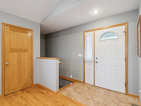 3rd image of 1101 Wood Lily Rd