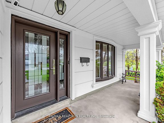 2nd image of 44 Pineway Blvd W