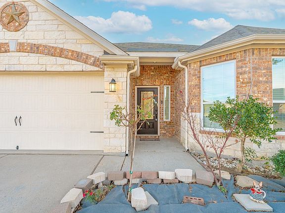 4th image of 427 Lipizzan Ln