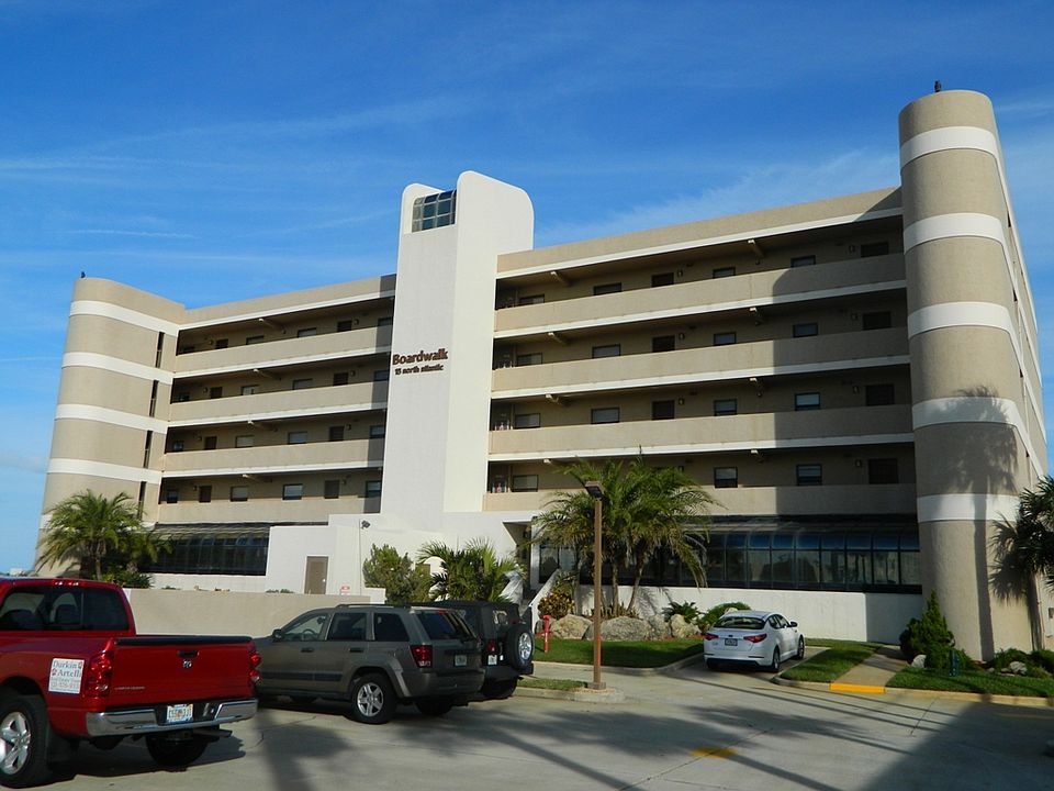Desirable Boardwalk Condo!
