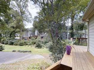 909 Maplewood Ct, Winston Salem, NC 27103