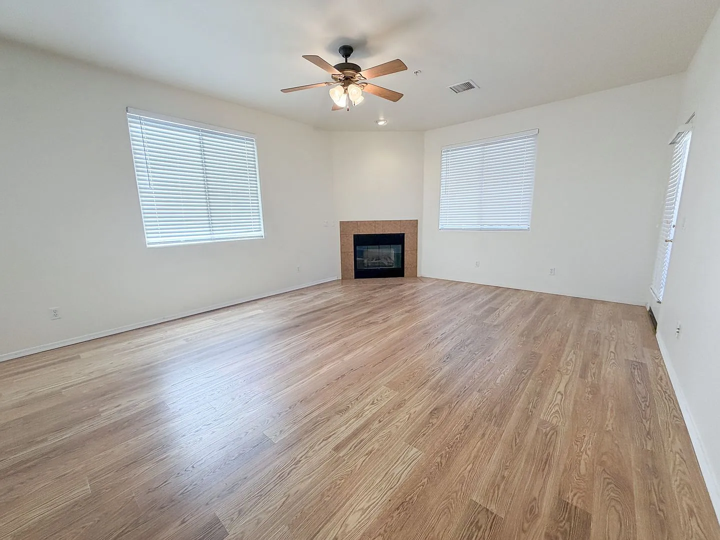 Townhome - Cottonwood - Villas On Elm — Photo 3