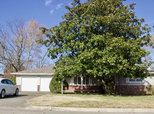 1853 E Gretna St, Springfield, MO 65804
