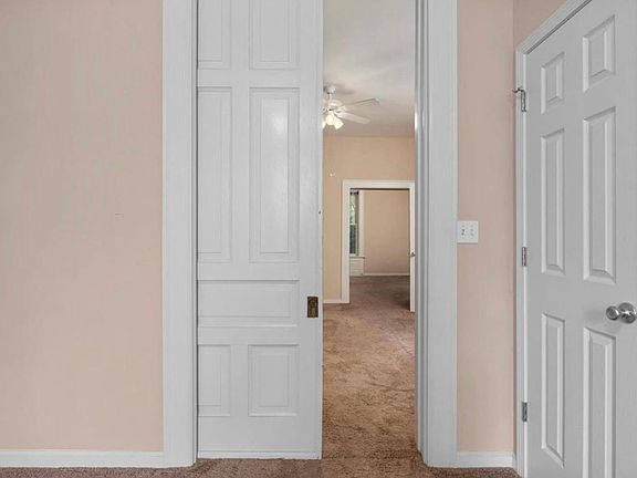 4th image of 2827 Victor St #1