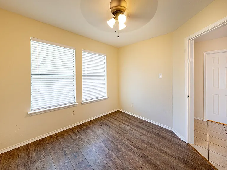 3603 Avalon Castle Dr — Photo 6