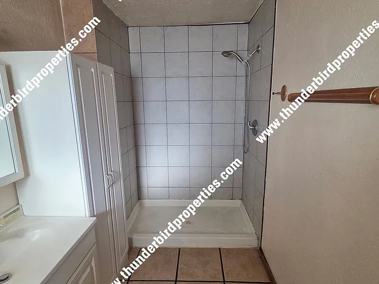 4700 Central Ave SW — Photo 10