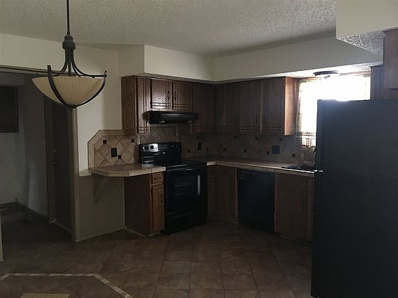 4th image of 1110 Hillside Dr