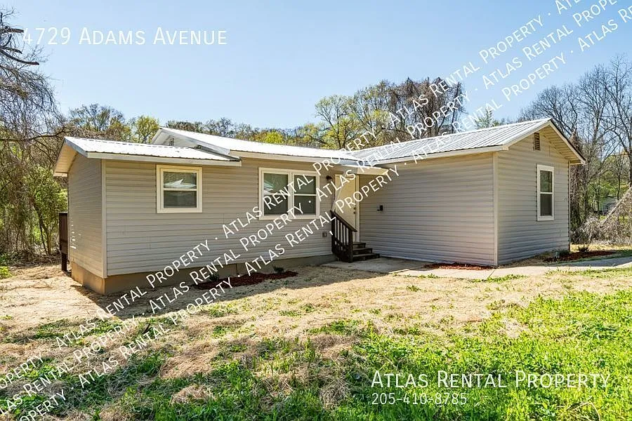 3 Bedroom and 2 bath home- Won't last long! — Photo 2