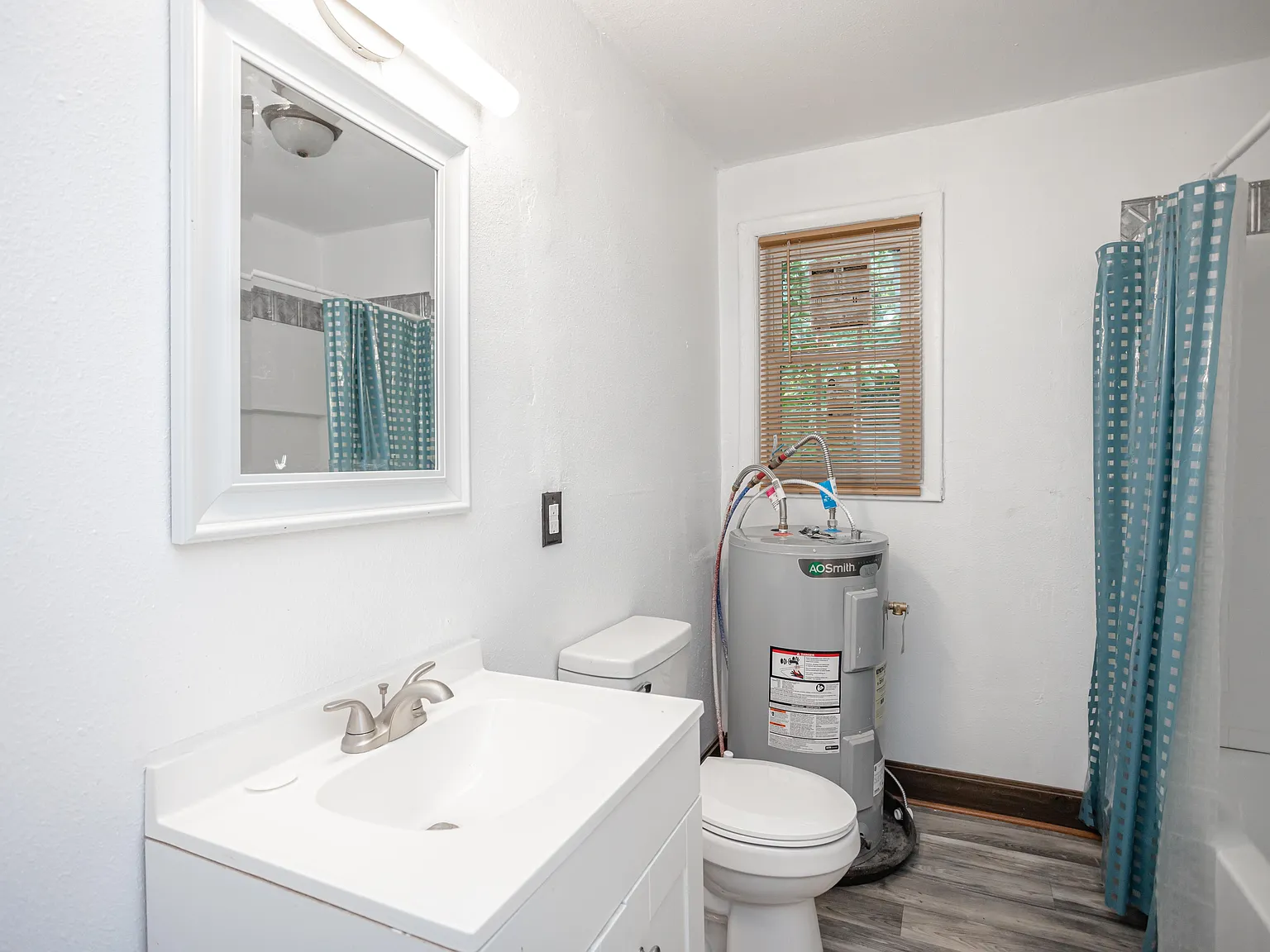 4 bed, 2.0 bath, 2235 sqft, $797 — Photo 4
