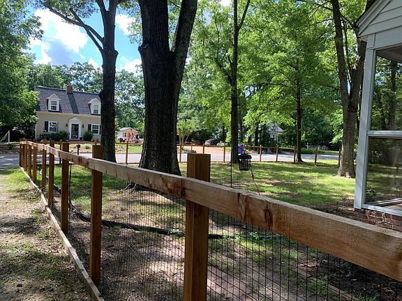 Fenced yard in front of the house