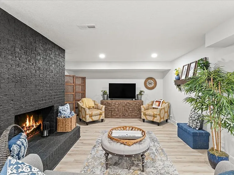 813 N Cedar Bluff Rd — Photo 30