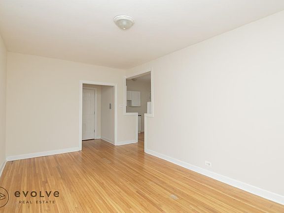 3rd image of 3726 N Pine Grove Ave #E3mg
