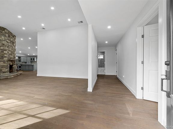 5th image of 257 Southlawn Avenue