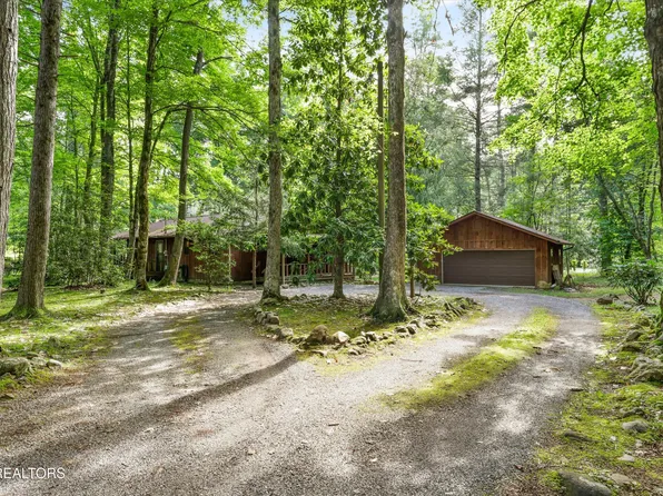 2876 McMahan Sawmill Rd, Sevierville, TN 37862