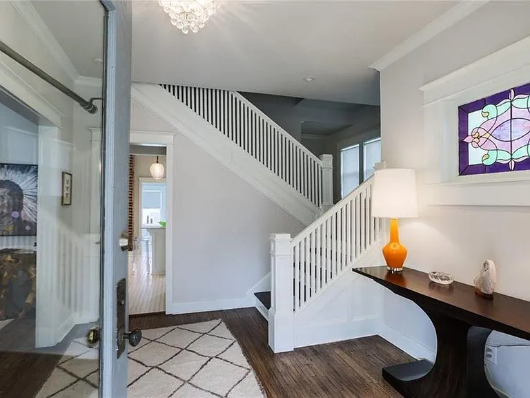 615 NW 16th St — Photo 3