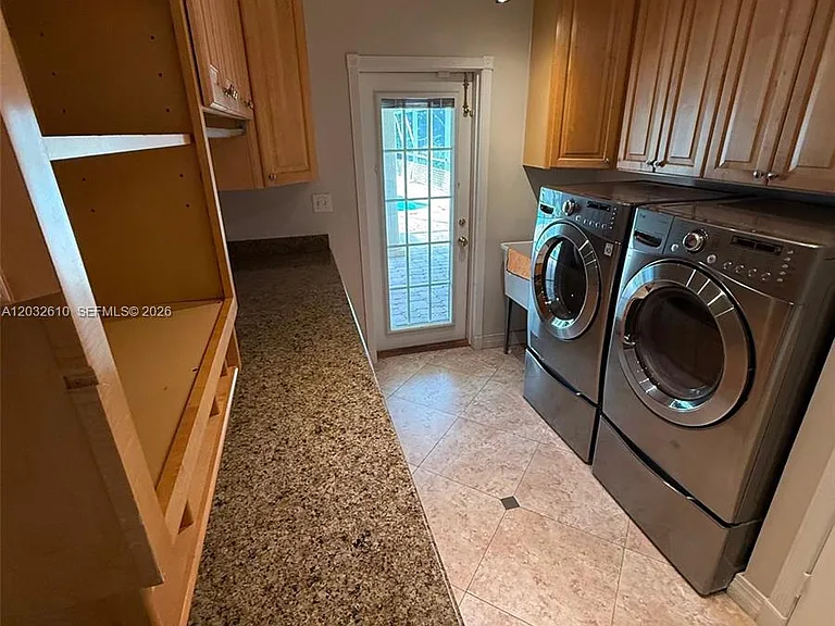 17501 SW 54th St — Photo 18