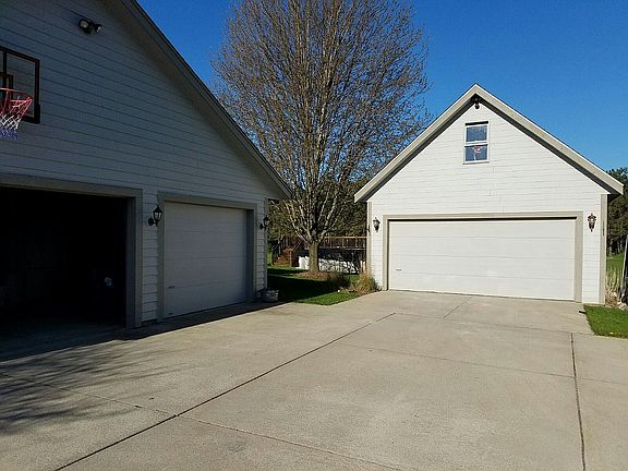 Detached 4-Car Garage 