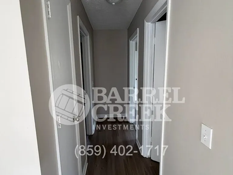 417 Earl St — Photo 6