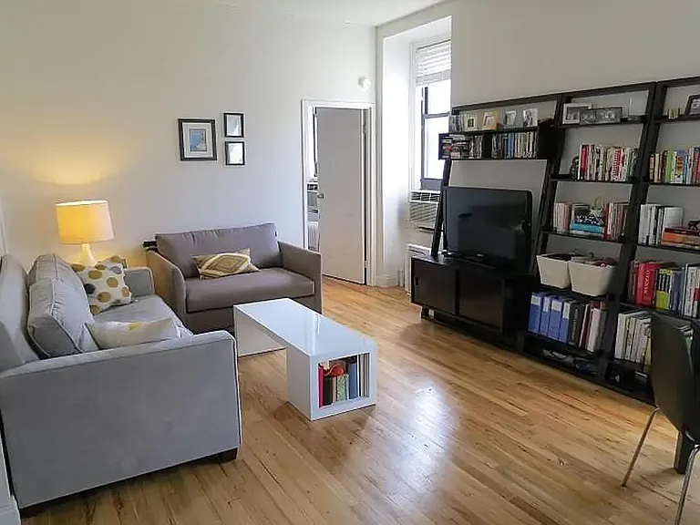 222 W 15th St #6F — Photo 3