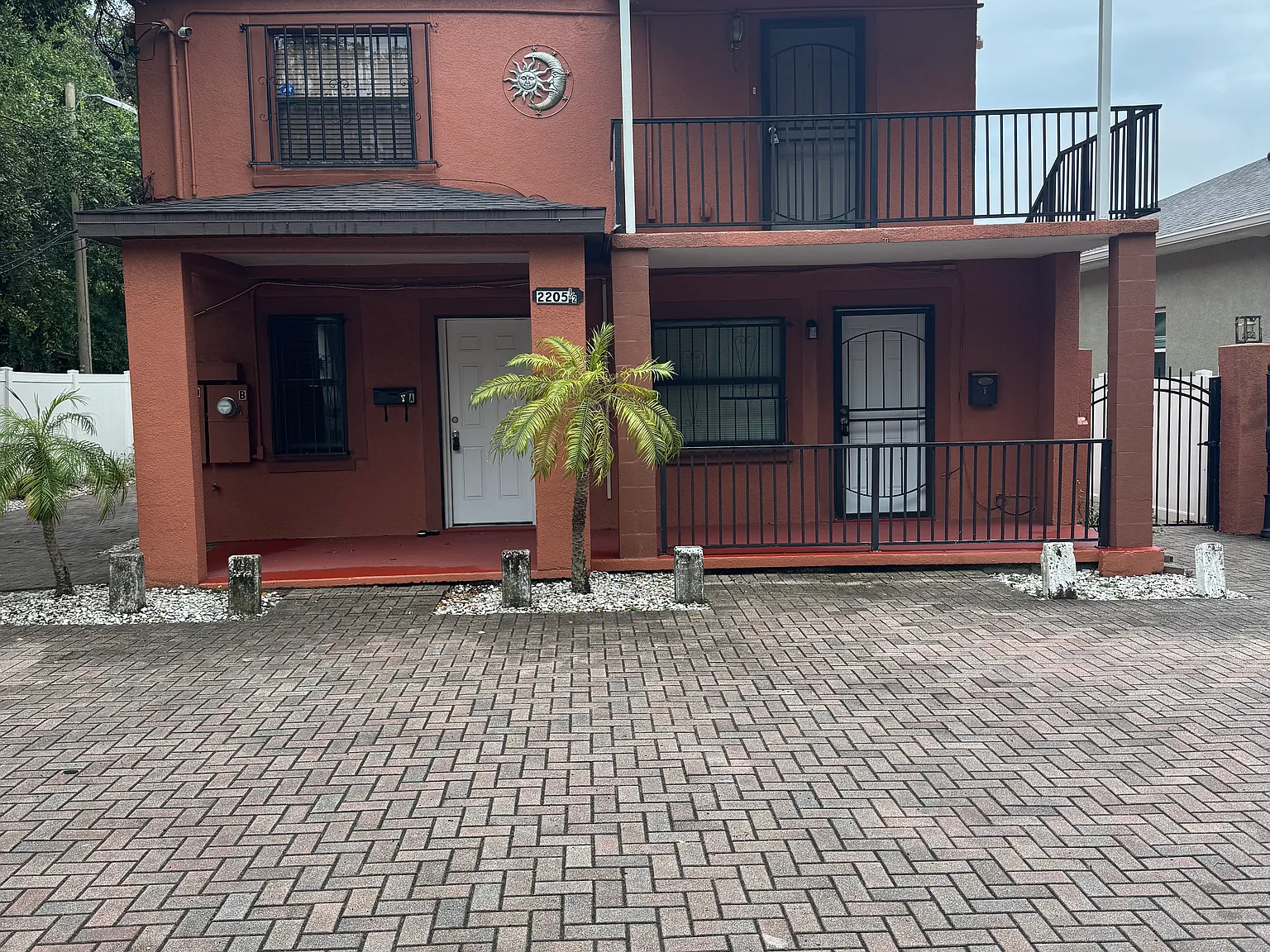 2 bed, 1100 sqft, $1,700 — Photo 1