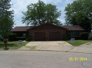 1703 Sheffield Dr, Elgin, IL 60123