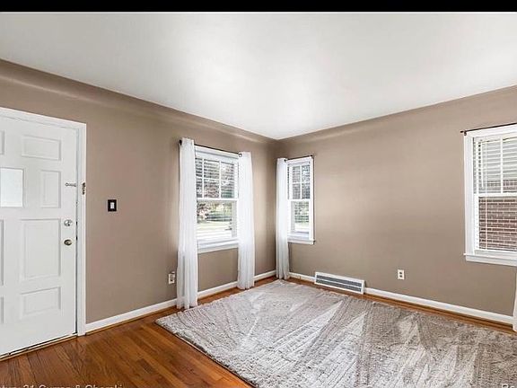 3rd image of 22031 Madison St