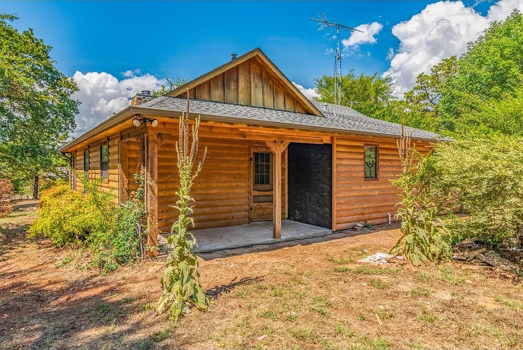 3 bed, 1500 sqft, $2,300 — Photo 1