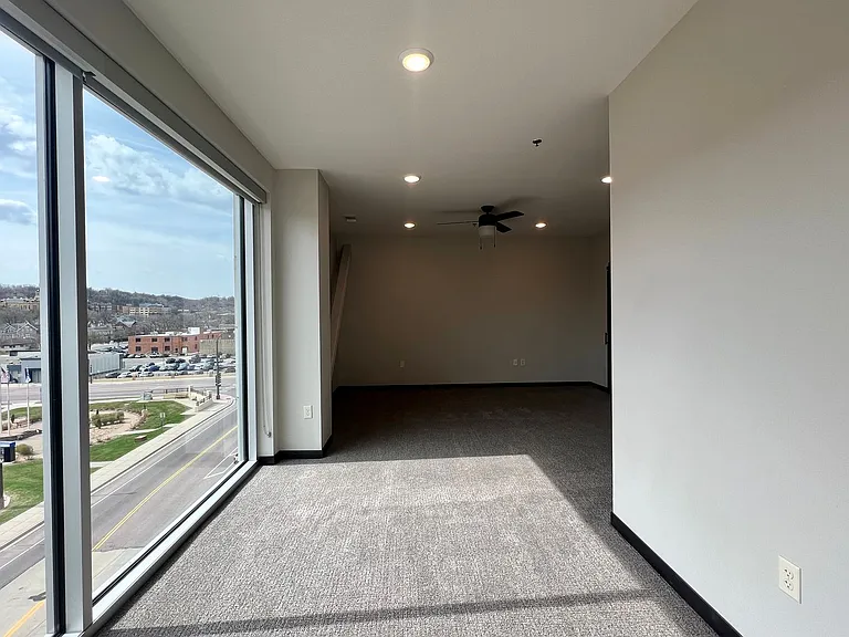 201 N Riverfront Dr — Photo 24